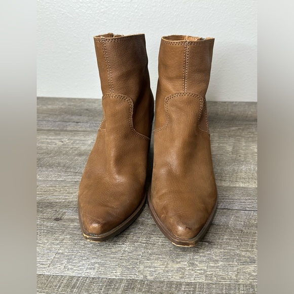 LUCKY BRAND Women’s Size 7.5 M Leather Side Zip Ankle Boots Wheat Tan - Picture 3 of 8